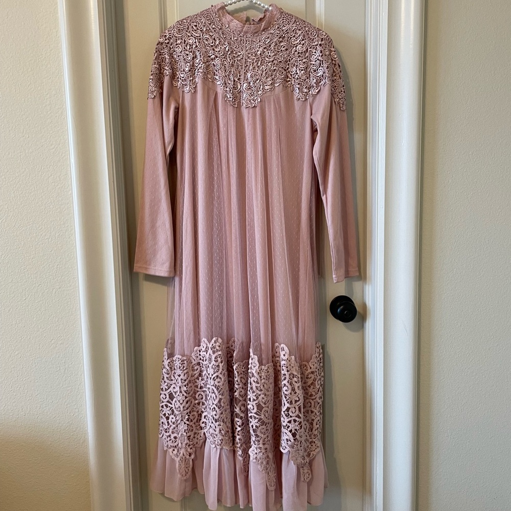 Dainty Jewell’s Pink Tulle/Lace Dress size medium